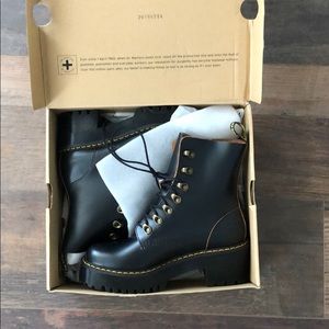NWT Dr Martens Vintage Smooth Leona Heeled Boots